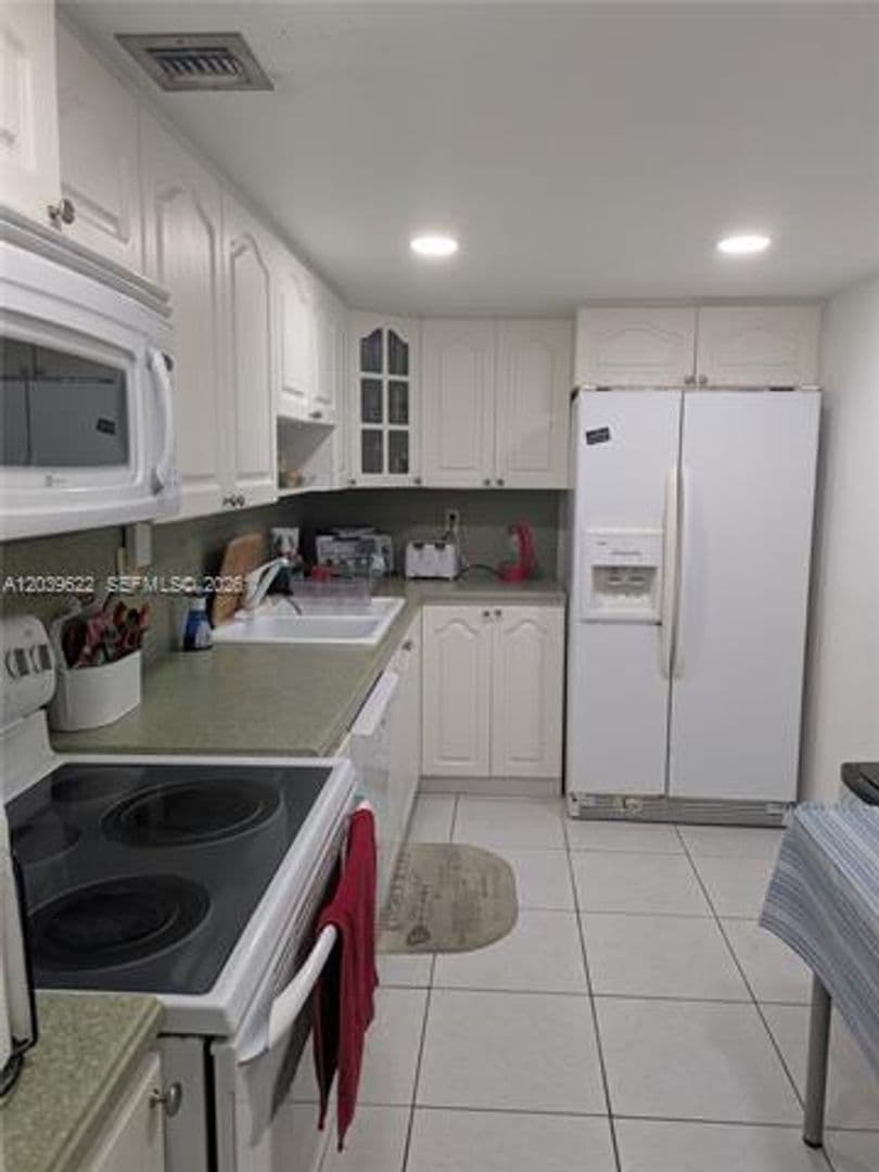 Hallandale Beach Condo: 1849 S Ocean Dr cu-1407