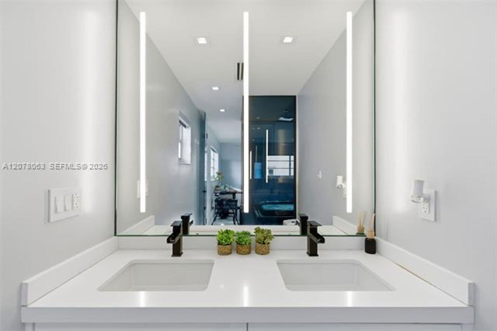 Miami Beach Condo: 1428 Euclid Ave cu-207