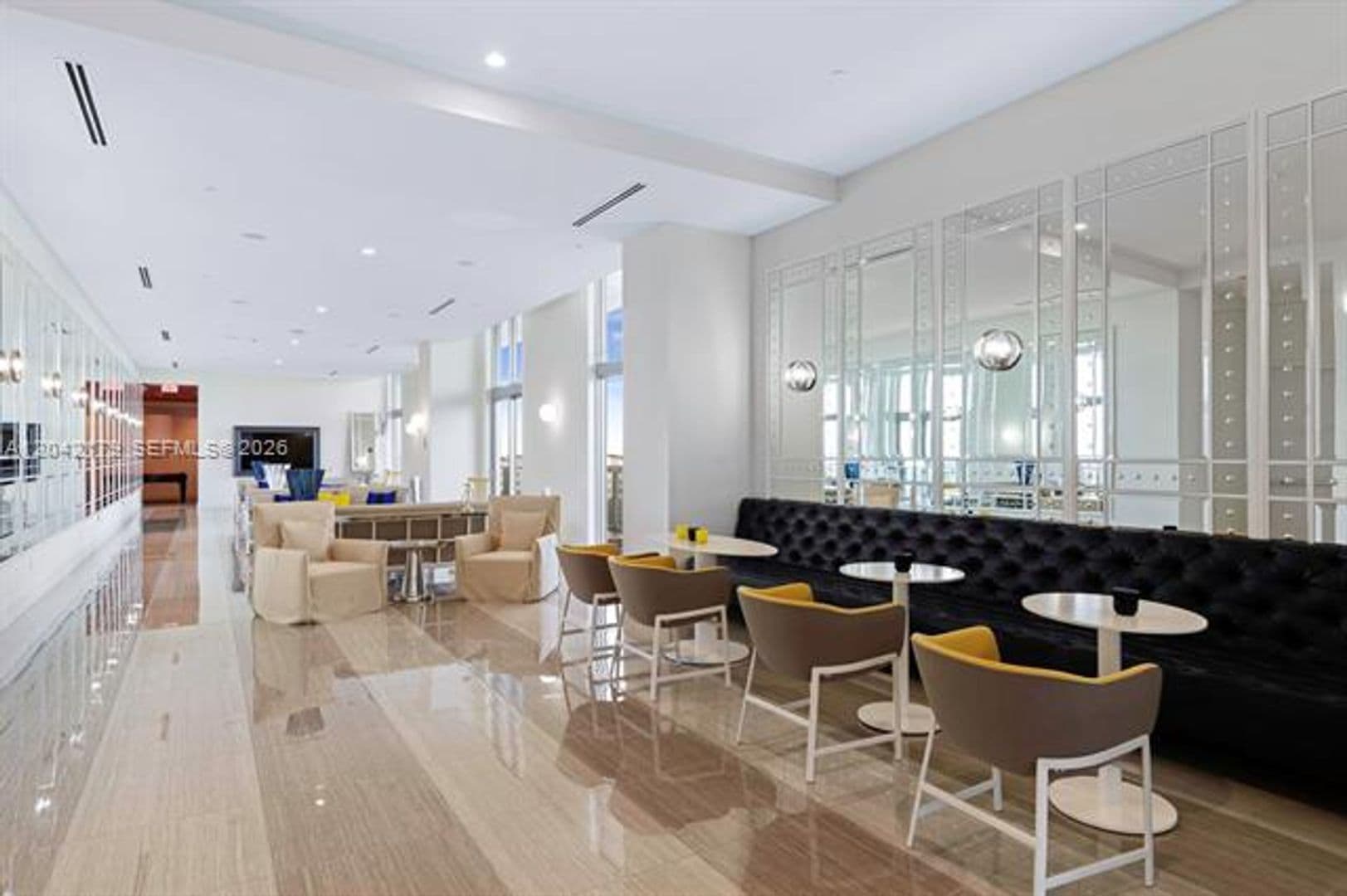 Sunrise Condo: 2000 Metropica Way cu-616
