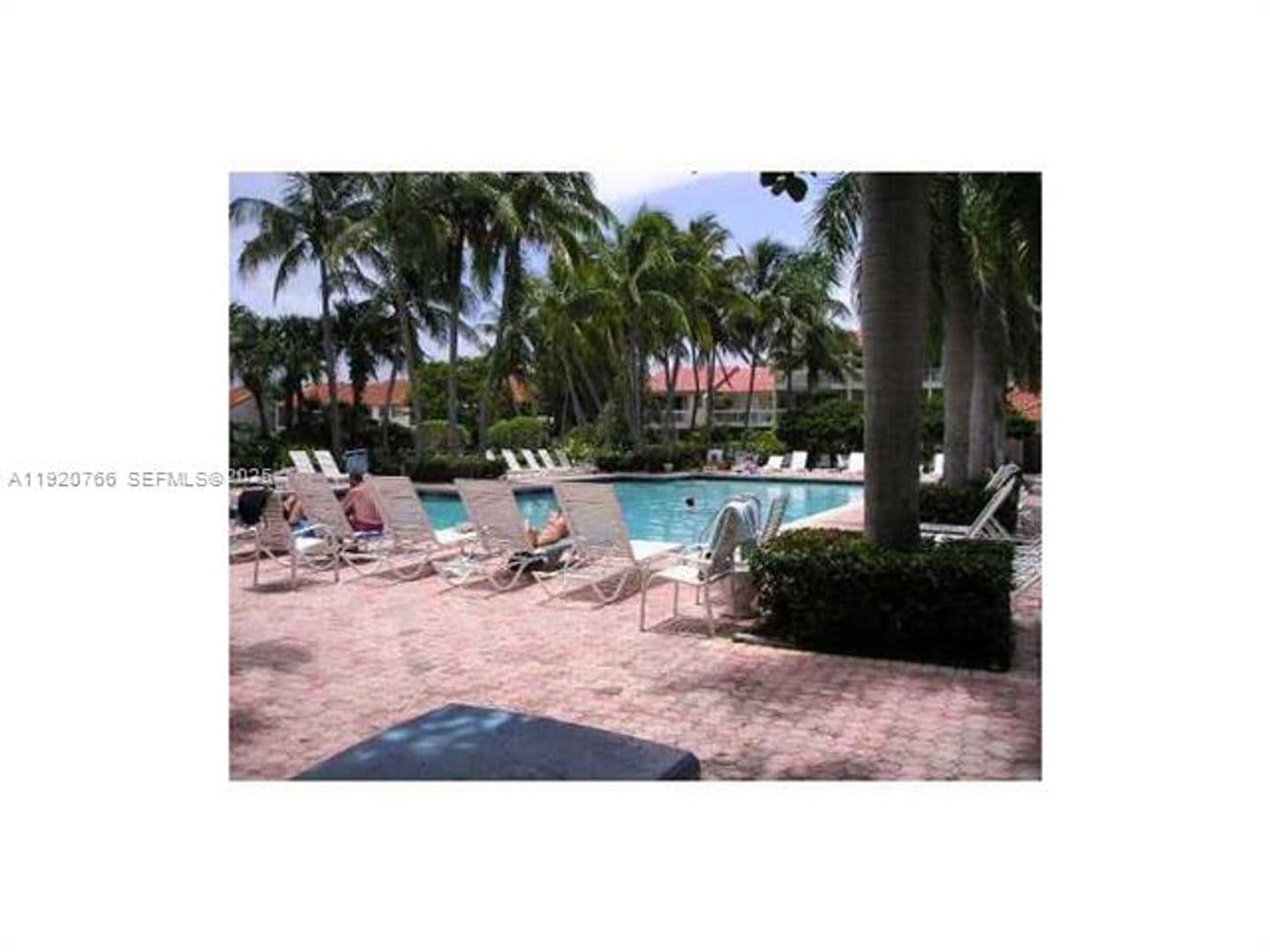 Aventura Condo: 3600 Yacht Club Dr cu-1204