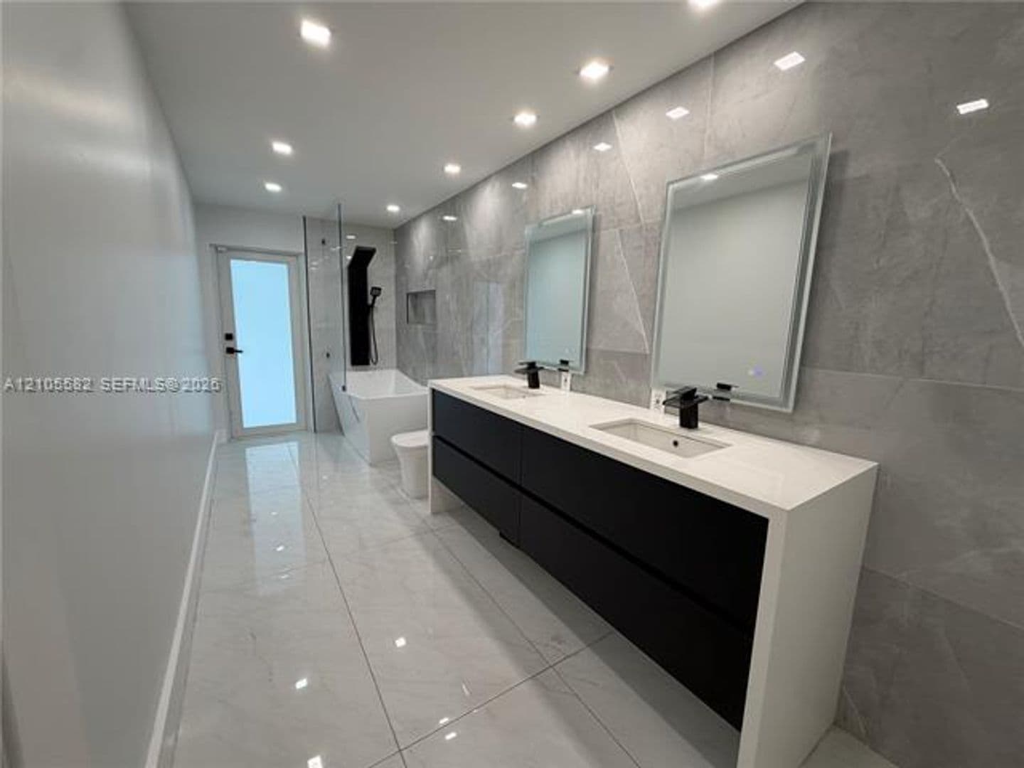 Miami House: 2215 NE 204th St # 2215