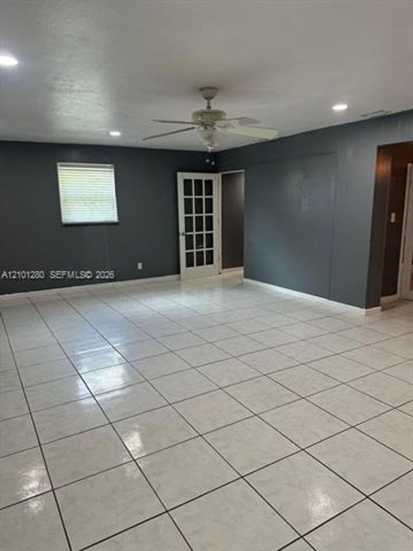 Pembroke Pines House: 6852 SW 10th Ct # 6852