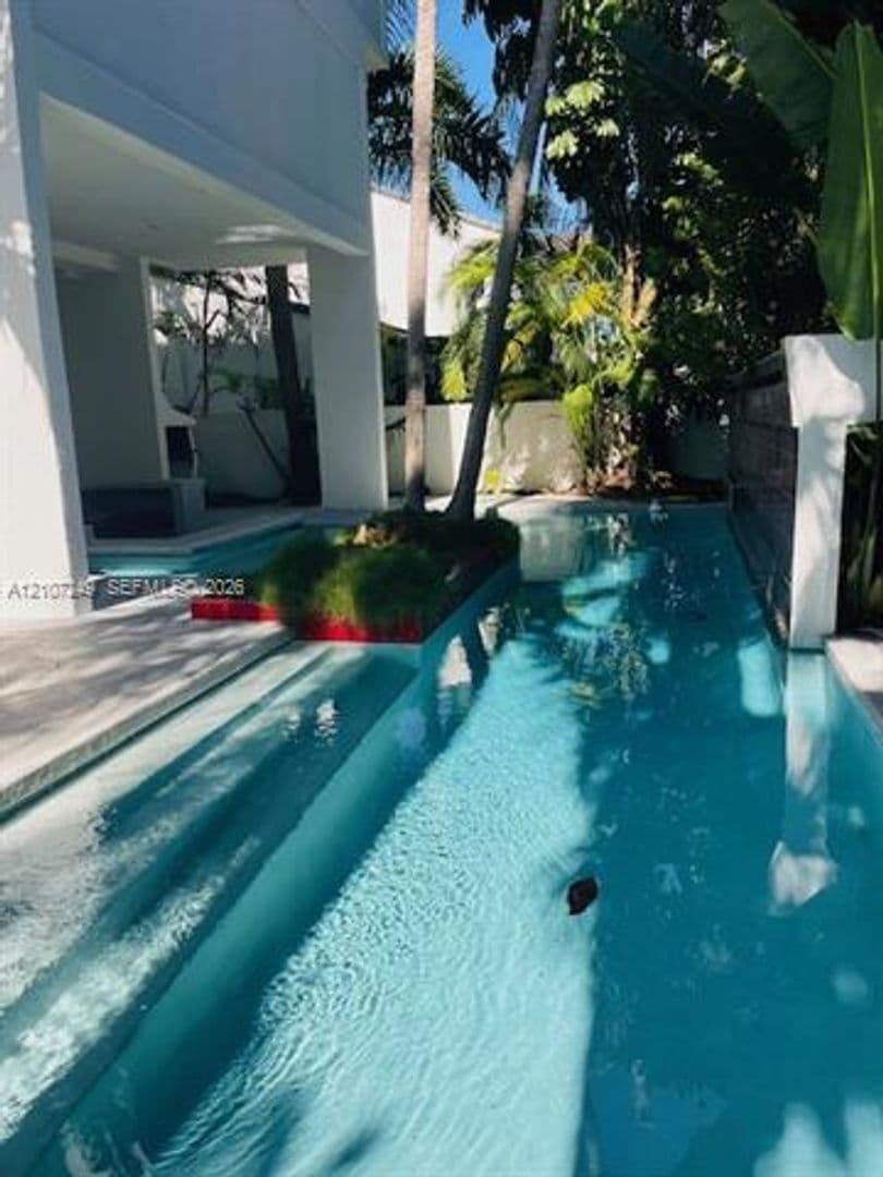 Key Biscayne House: 241 Harbor Dr # 241
