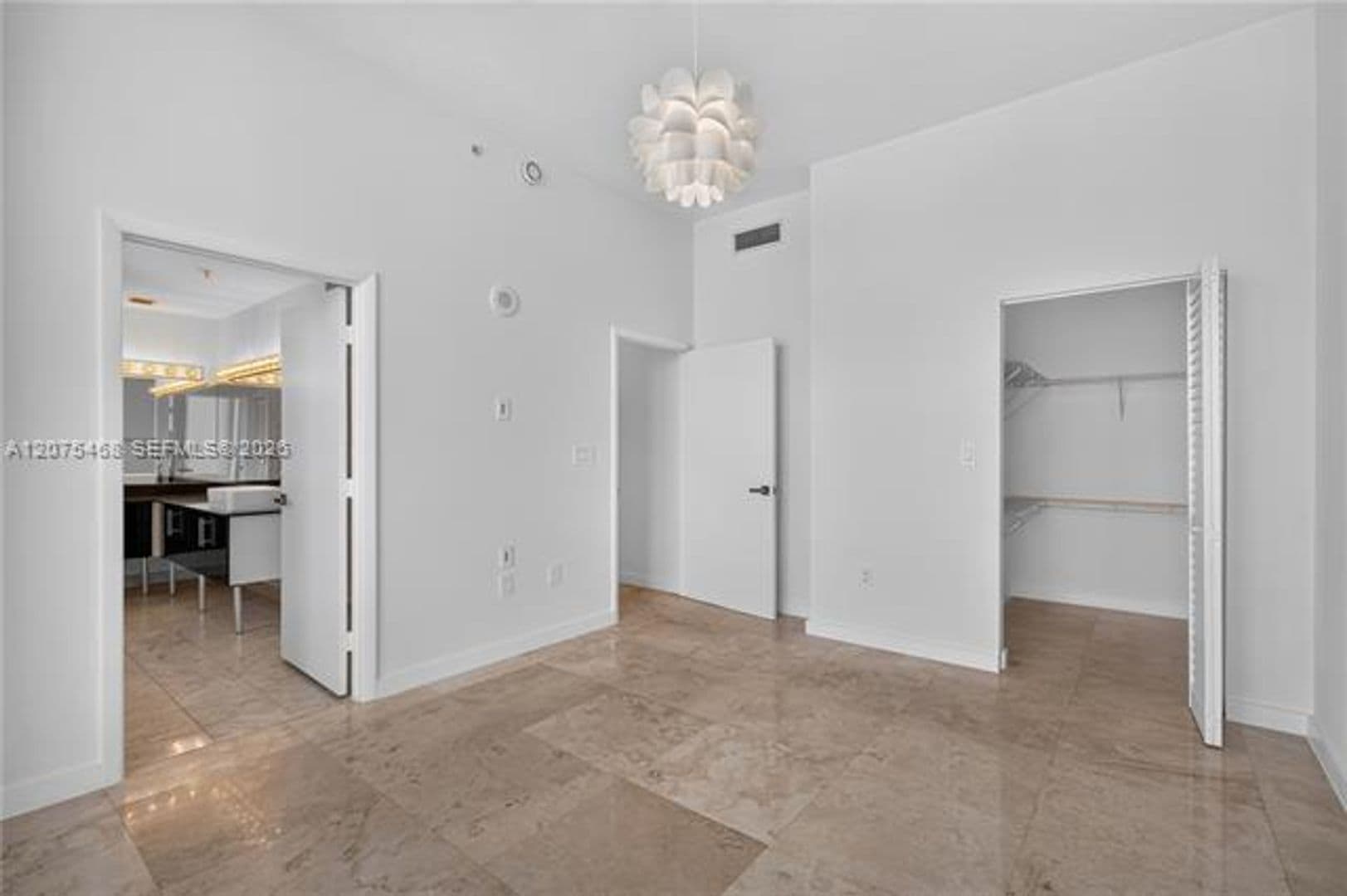 Miami Condo: 31 SE 5th St cu-4212