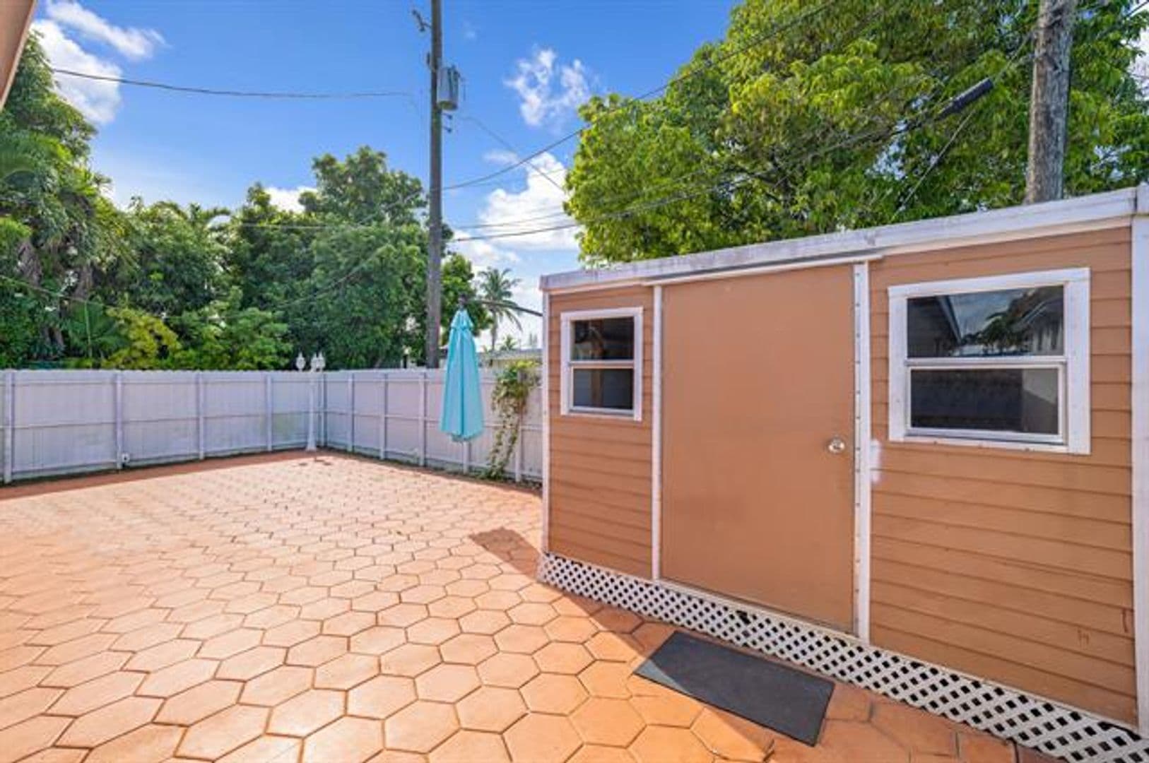 Hialeah House: 242 W 19th St # 242