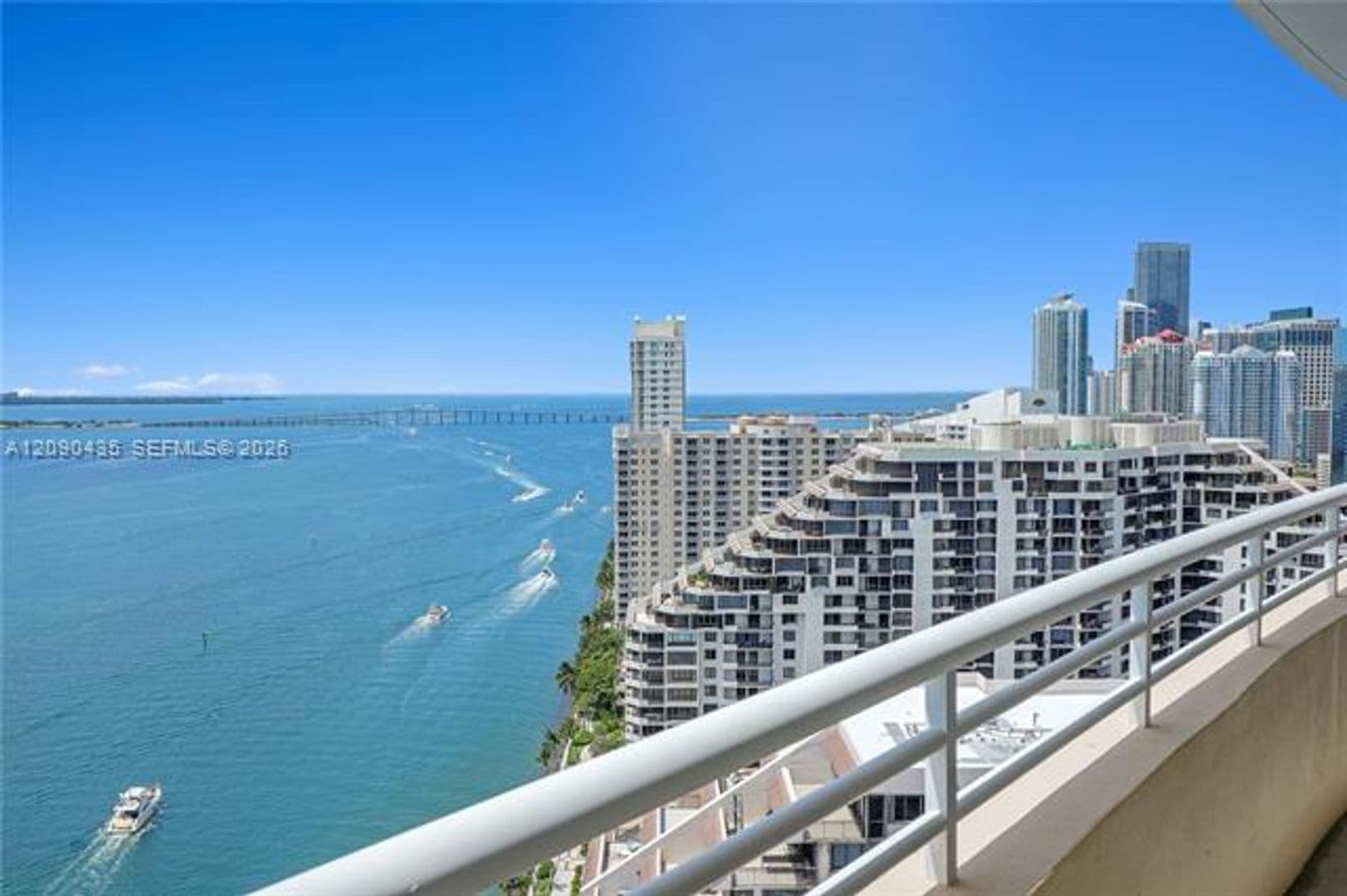 Miami Condo: 808 Brickell Key Dr cu-2506