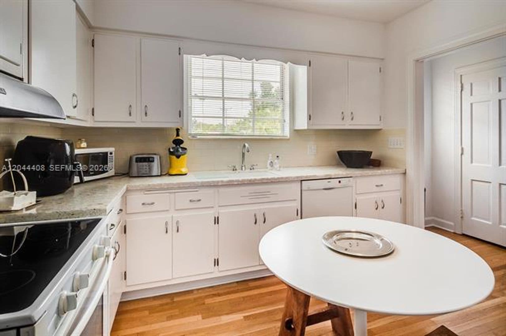 Coral Gables Townhome: 2828 Segovia St th 1