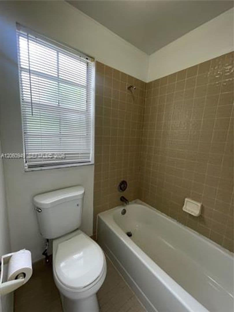 Cooper City Townhome: 12370 SW 52nd Place th 12370