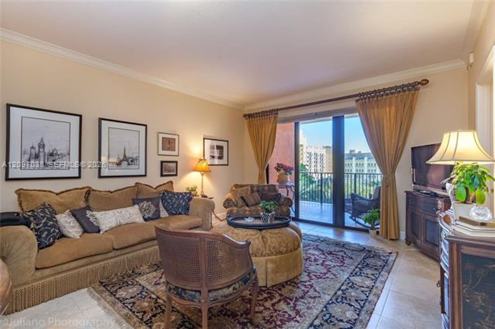 Coral Gables Condo: 100 Andalusia Ave cu-609