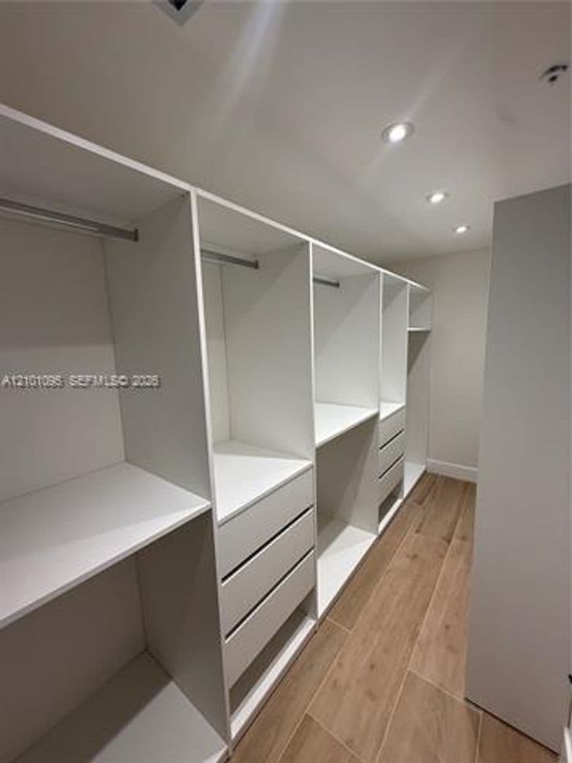 Key Biscayne Condo: 151 Crandon Blvd cu-140