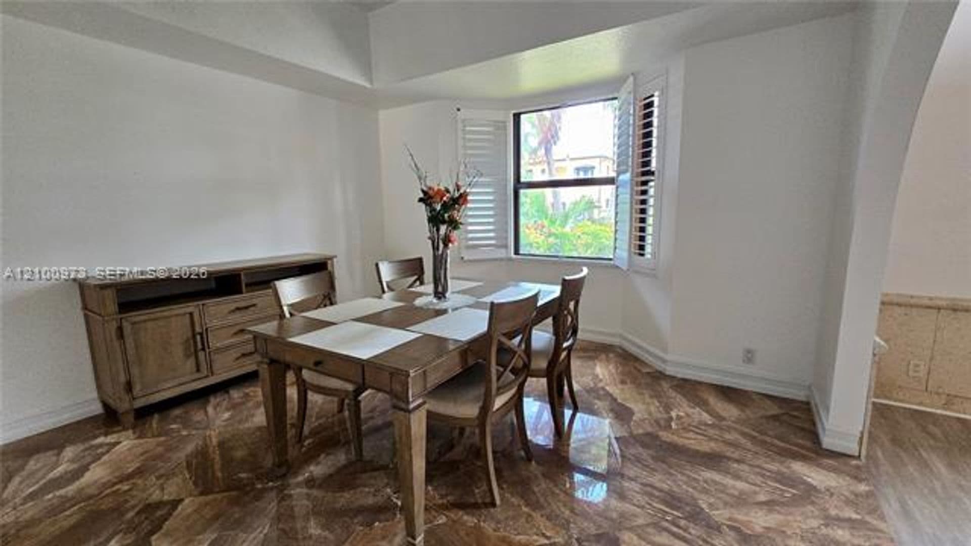 Hollywood House: 741 Tyler St # 741