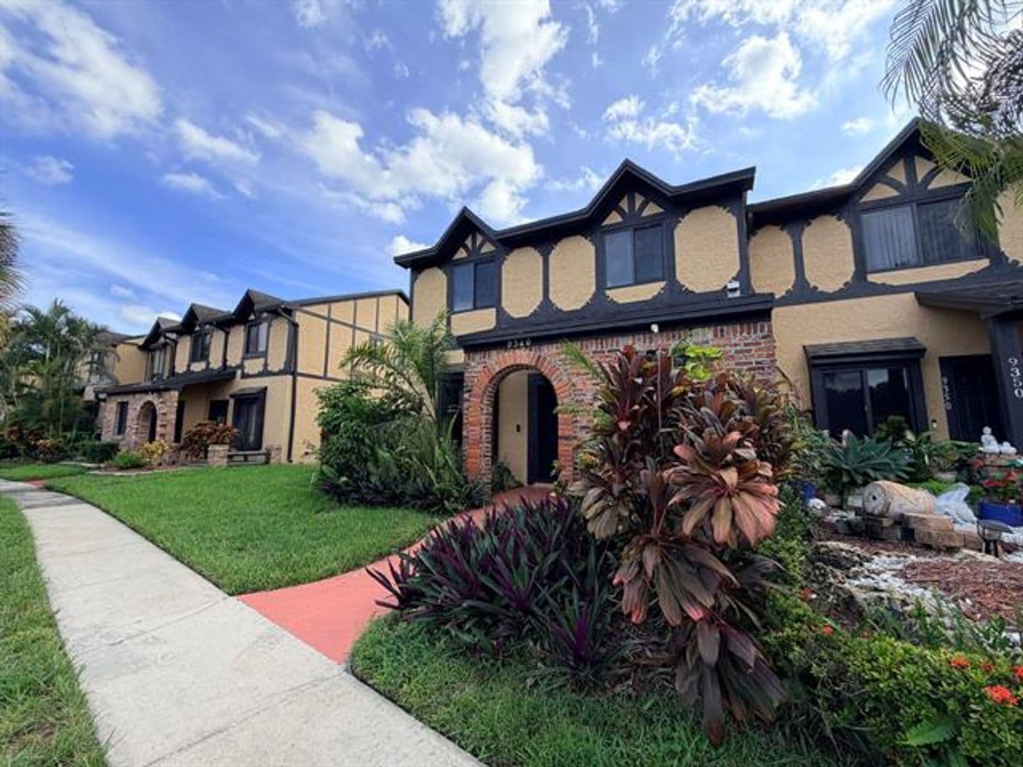 Sunrise House: 9346 NW 49th Pl th 9346