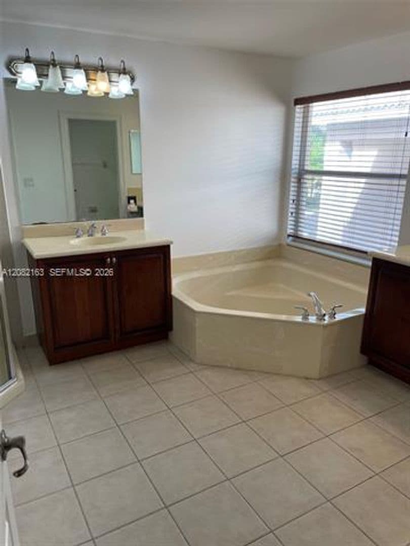 Miramar House: 17404 SW 47th Ct # 17404