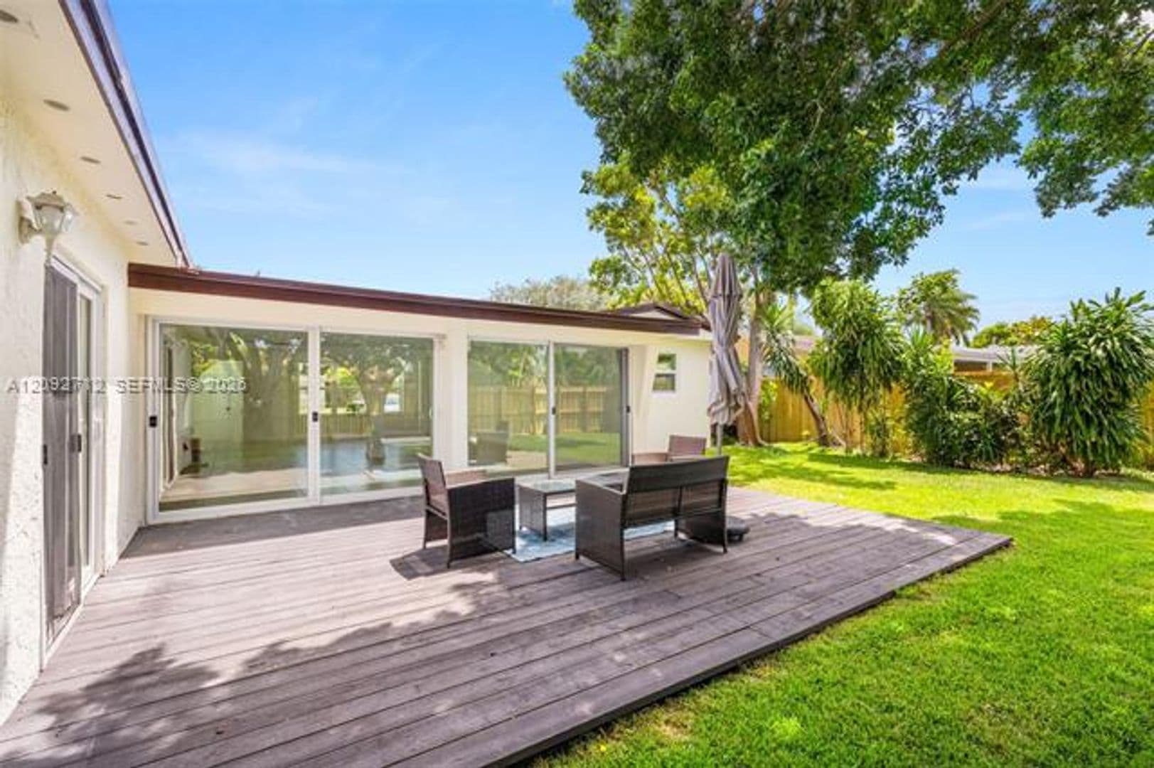 Hollywood House: 2819 Cleveland St # 2819