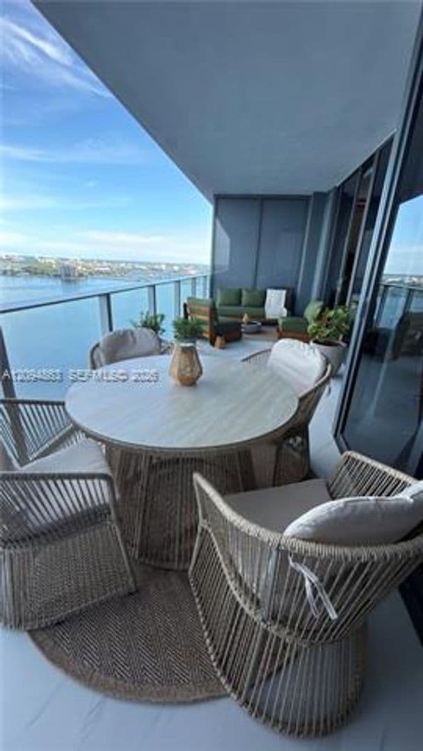 Miami Condo: 700 NE 24th Street cu-2106