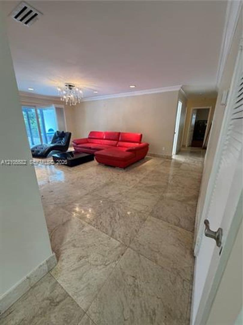 Miami House: 2215 NE 204th St # 2215