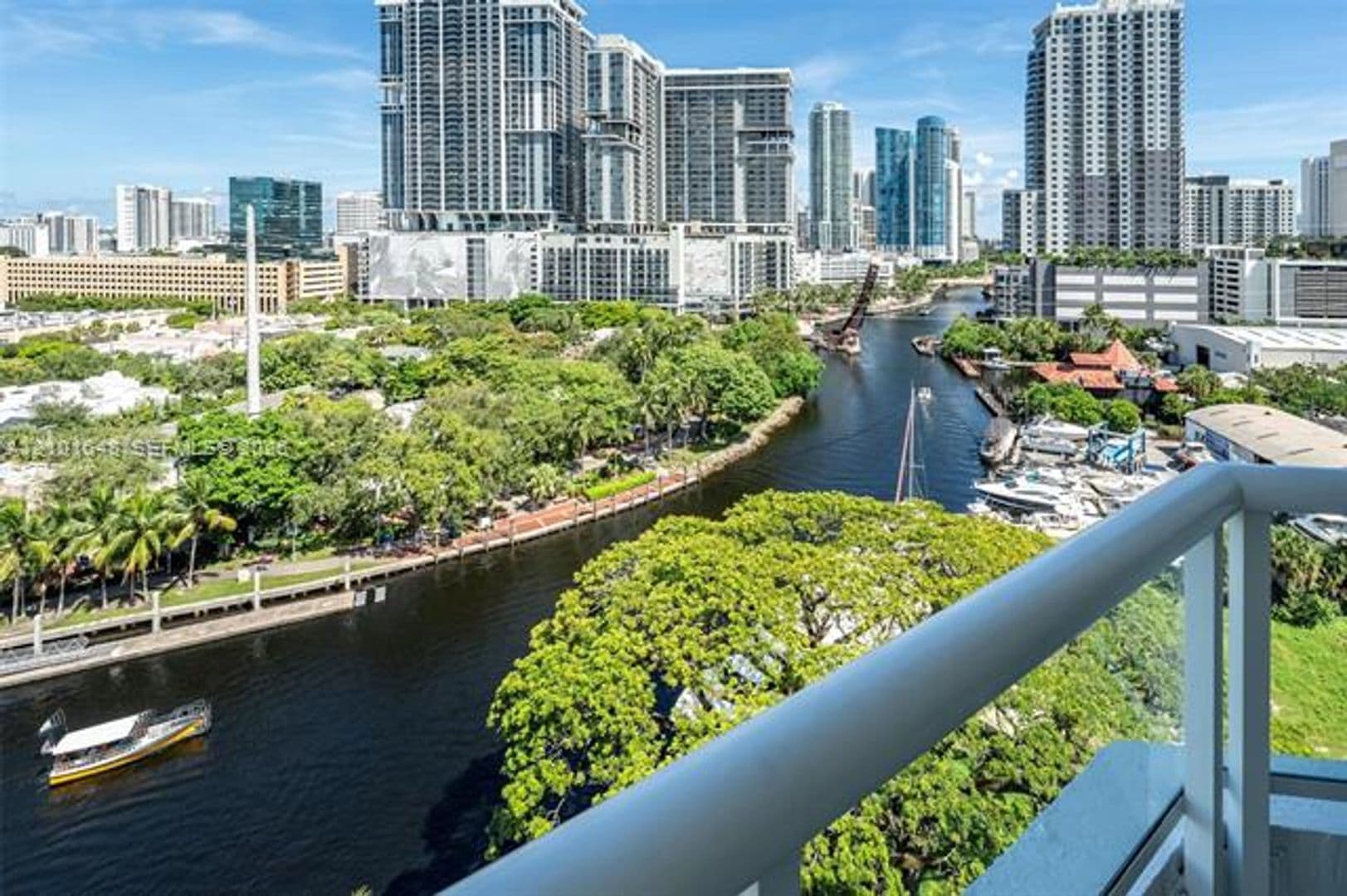 Fort Lauderdale Condo: 401 SW 4th Ave cu-1407