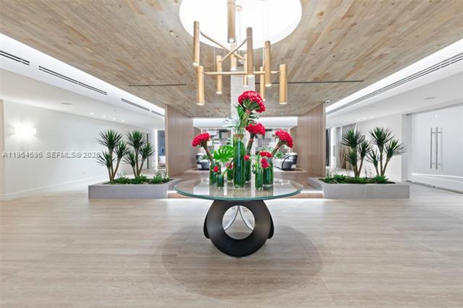 Miami Beach Condo: 2301 Collins Ave cu-504