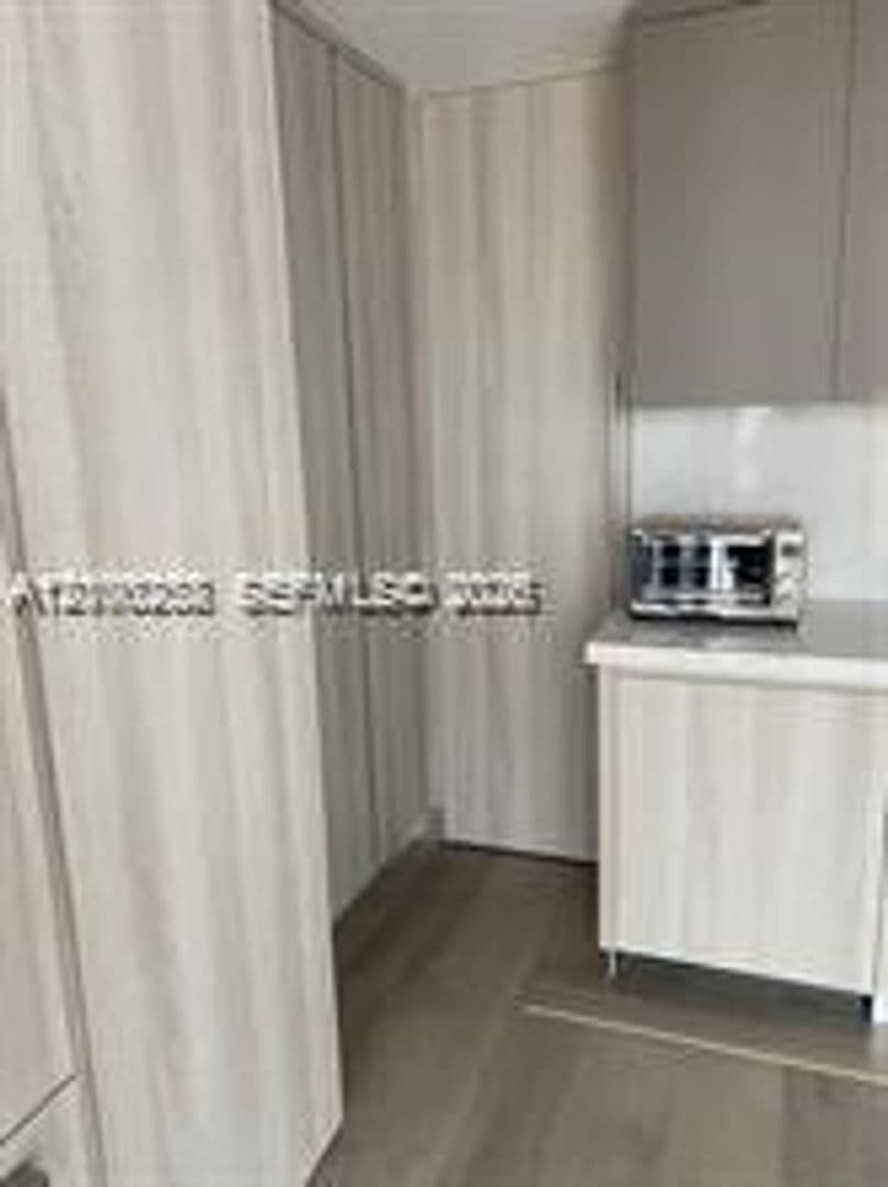Hollywood Condo: 2201 S Ocean Dr cu-1507