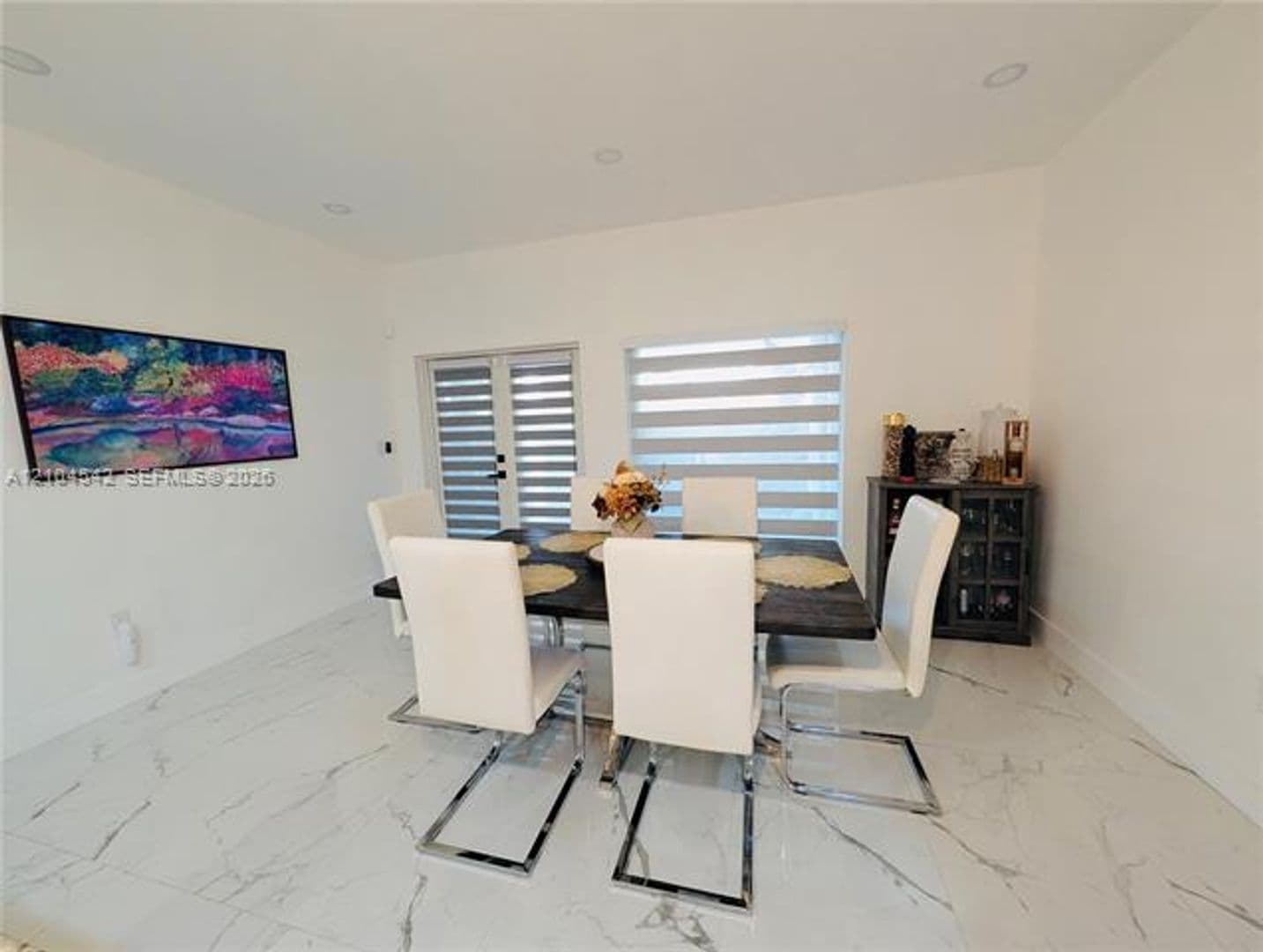Hialeah House: 8137 NW 199th Ter # 8137