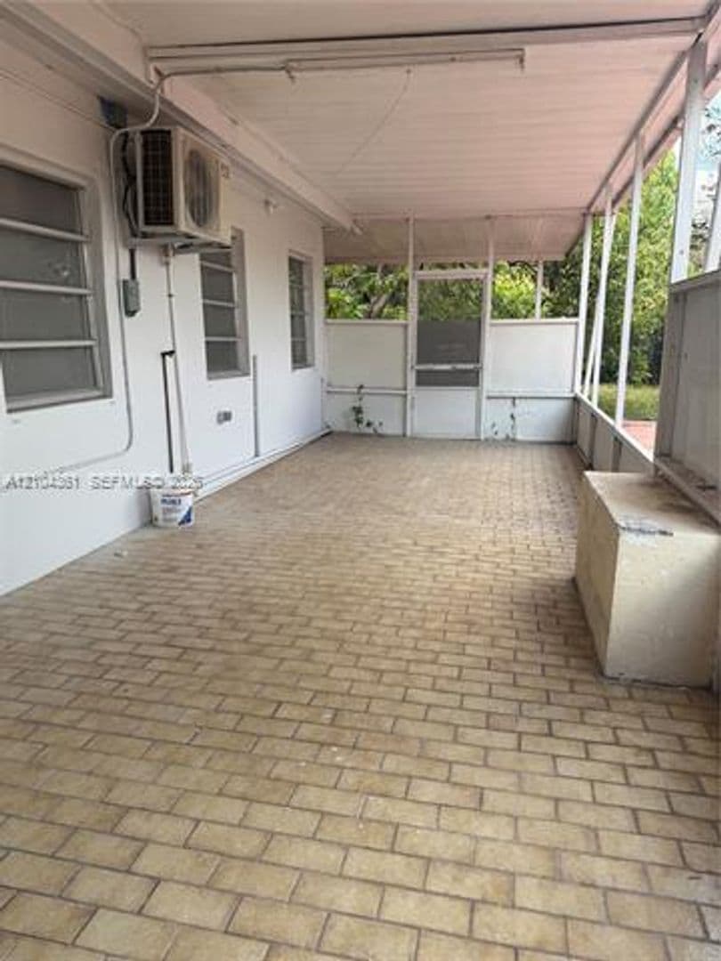 Miami House: 6473 SW 25th St # 6473