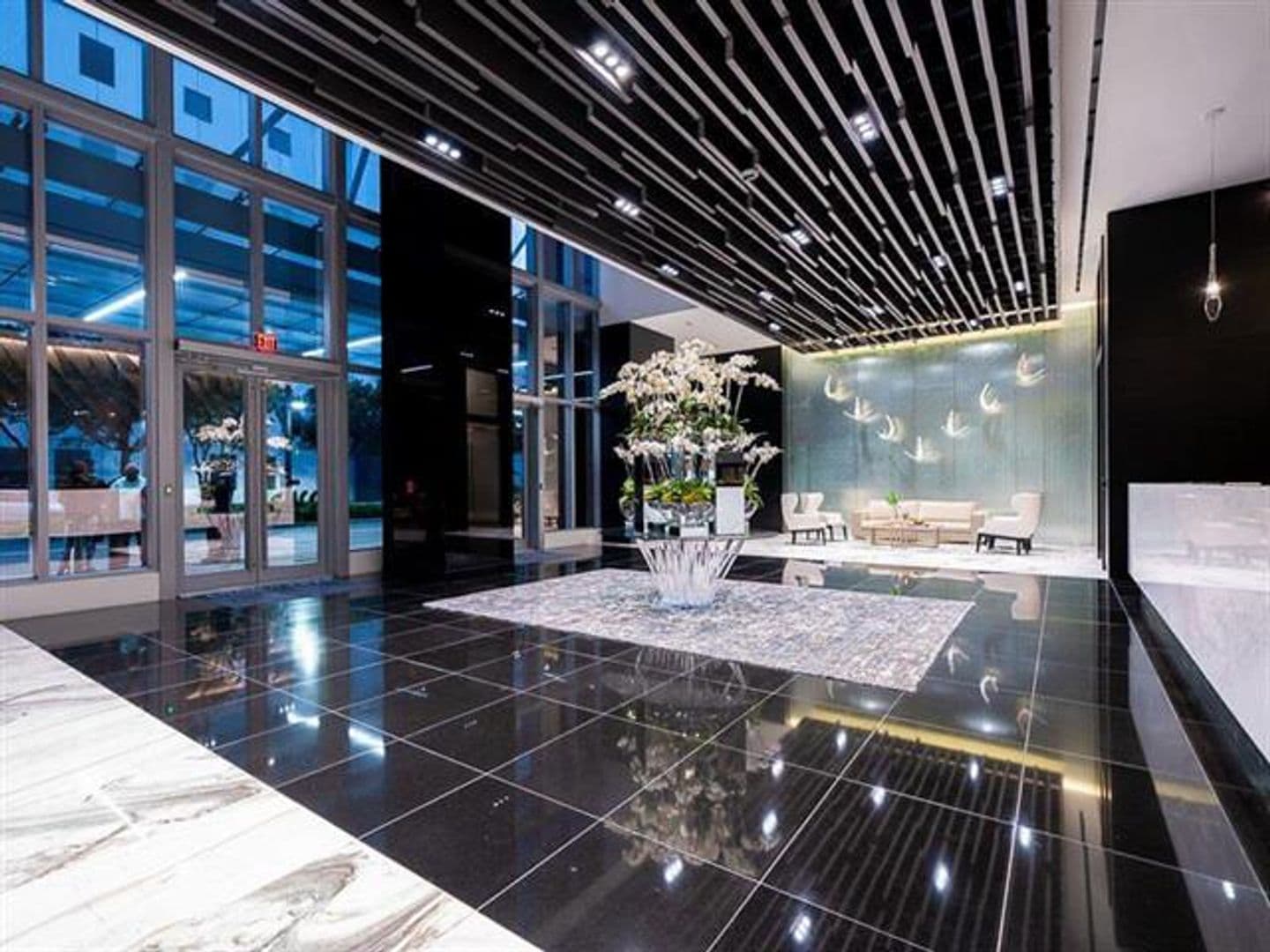 Miami Condo: 851 NE 1st Ave cu-2402