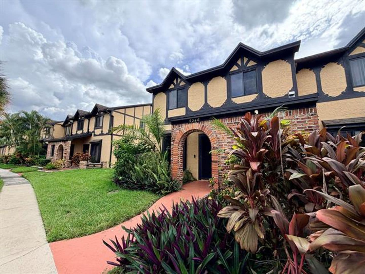Sunrise House: 9346 NW 49th Pl th 9346