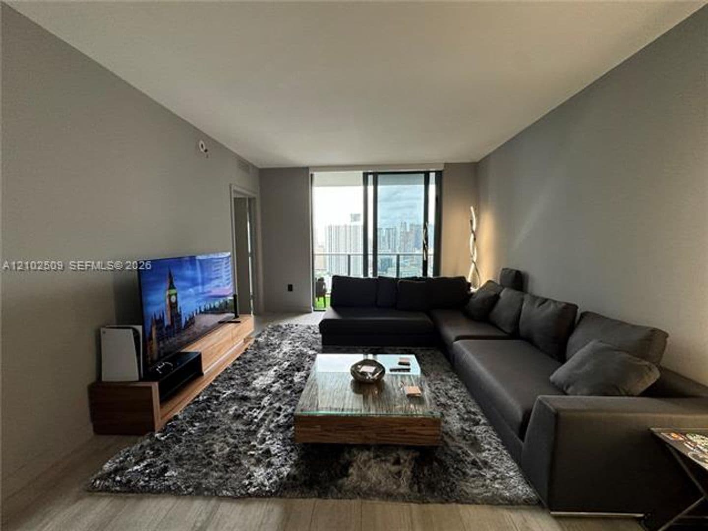 Miami Condo: 45 SW 9th St cu-3010