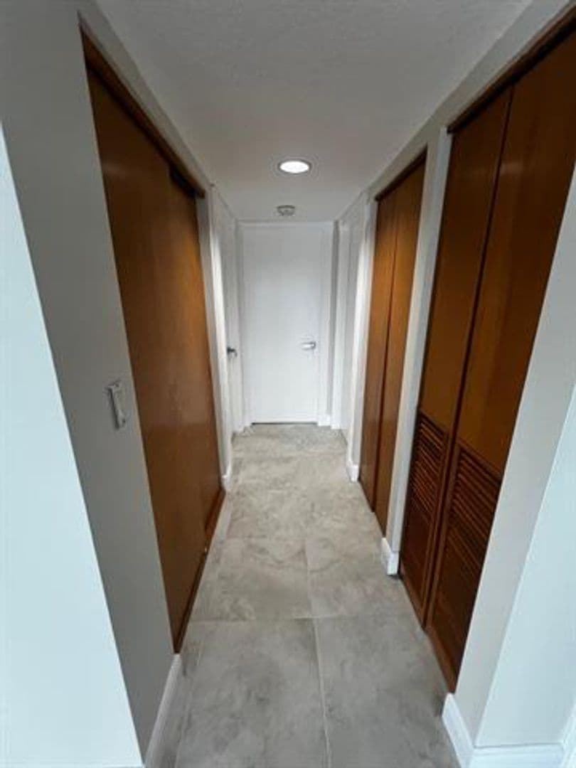 Hollywood Condo: 3200 N Ocean Dr cu-206
