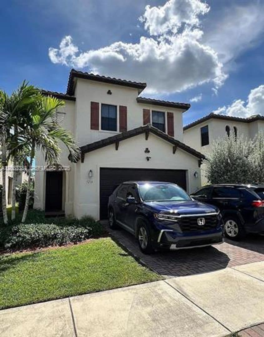 Hialeah House: 3214 W 97th St # 0
