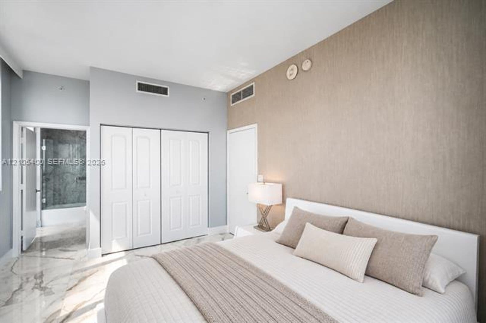 Miami Condo: 244 Biscayne Blvd cu-4308