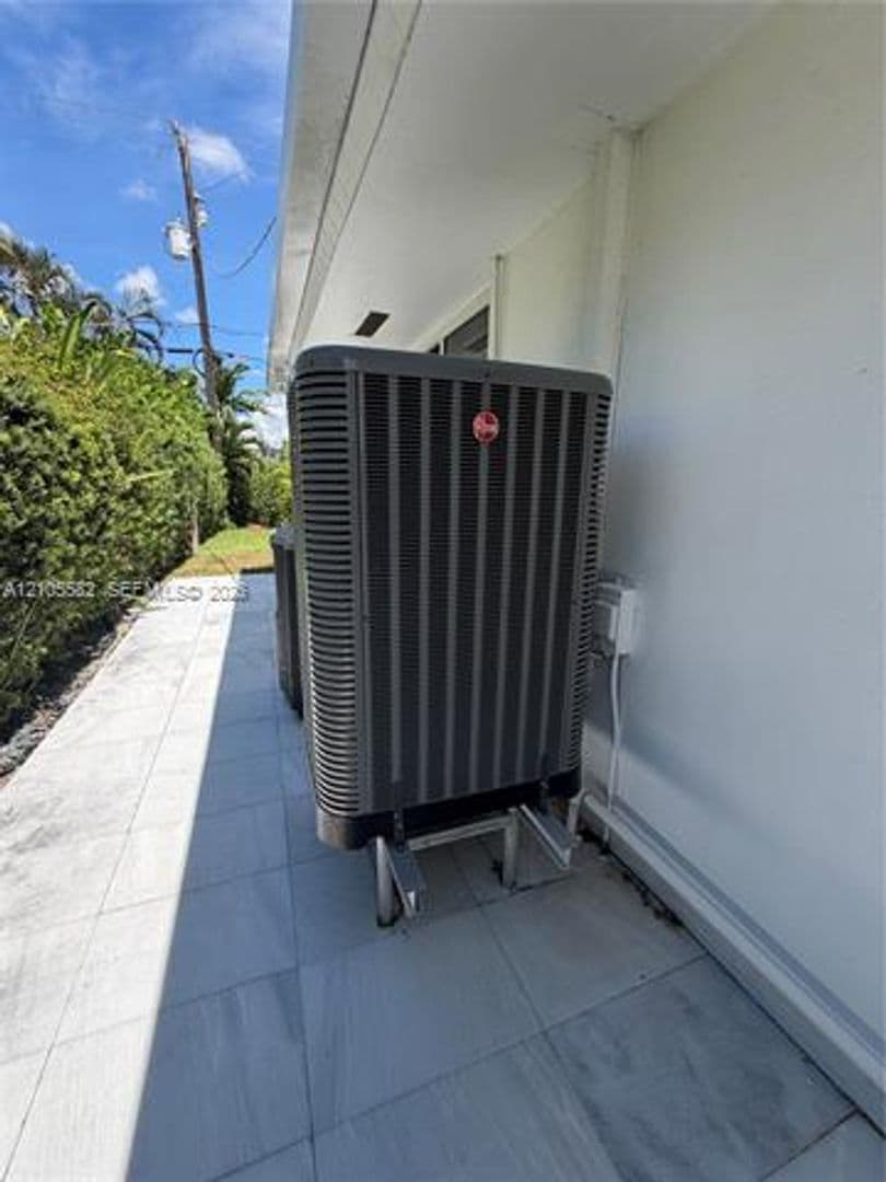 Miami House: 2215 NE 204th St # 2215