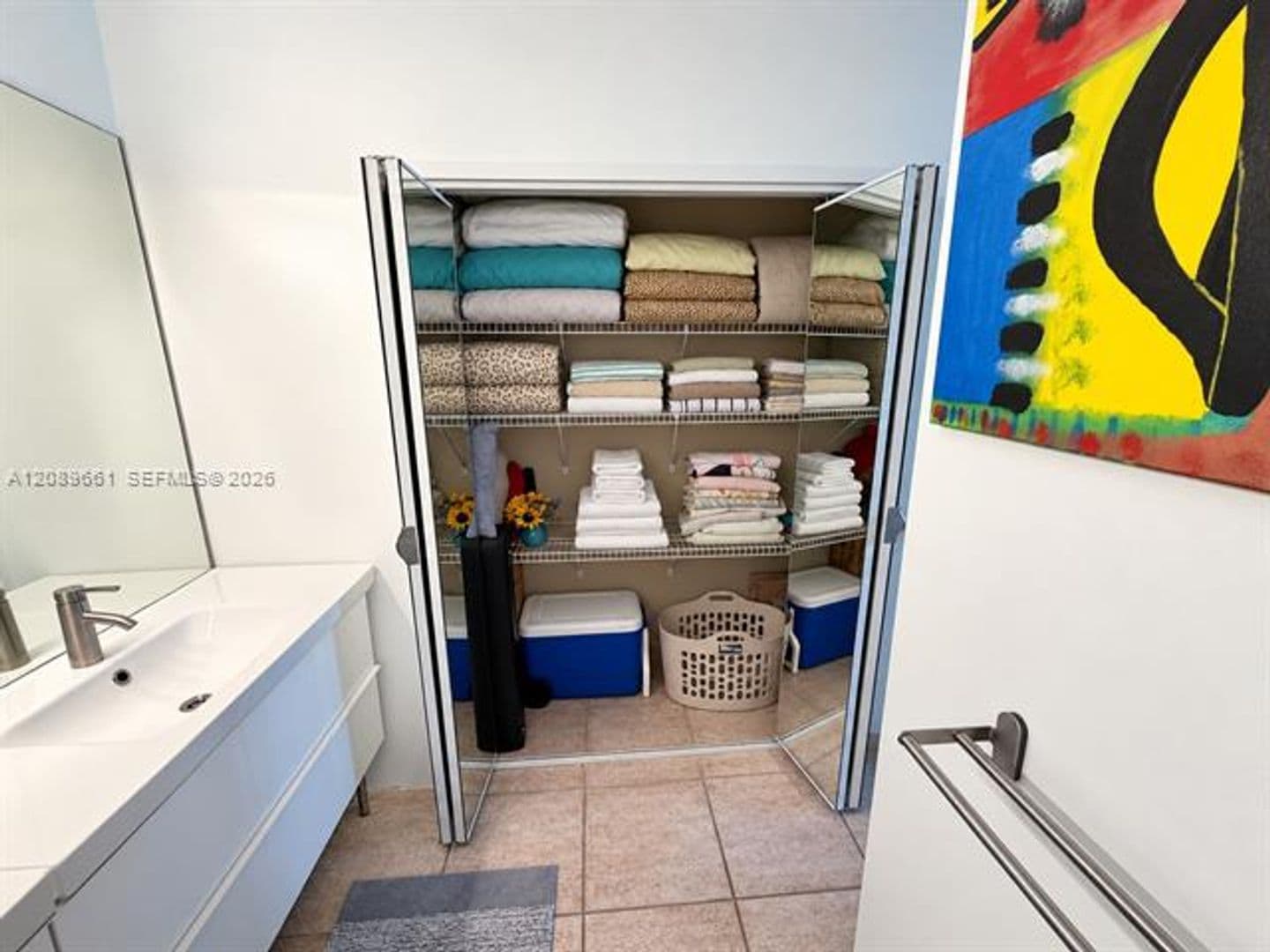 Hollywood Condo: 3725 S Ocean Dr cu-1404