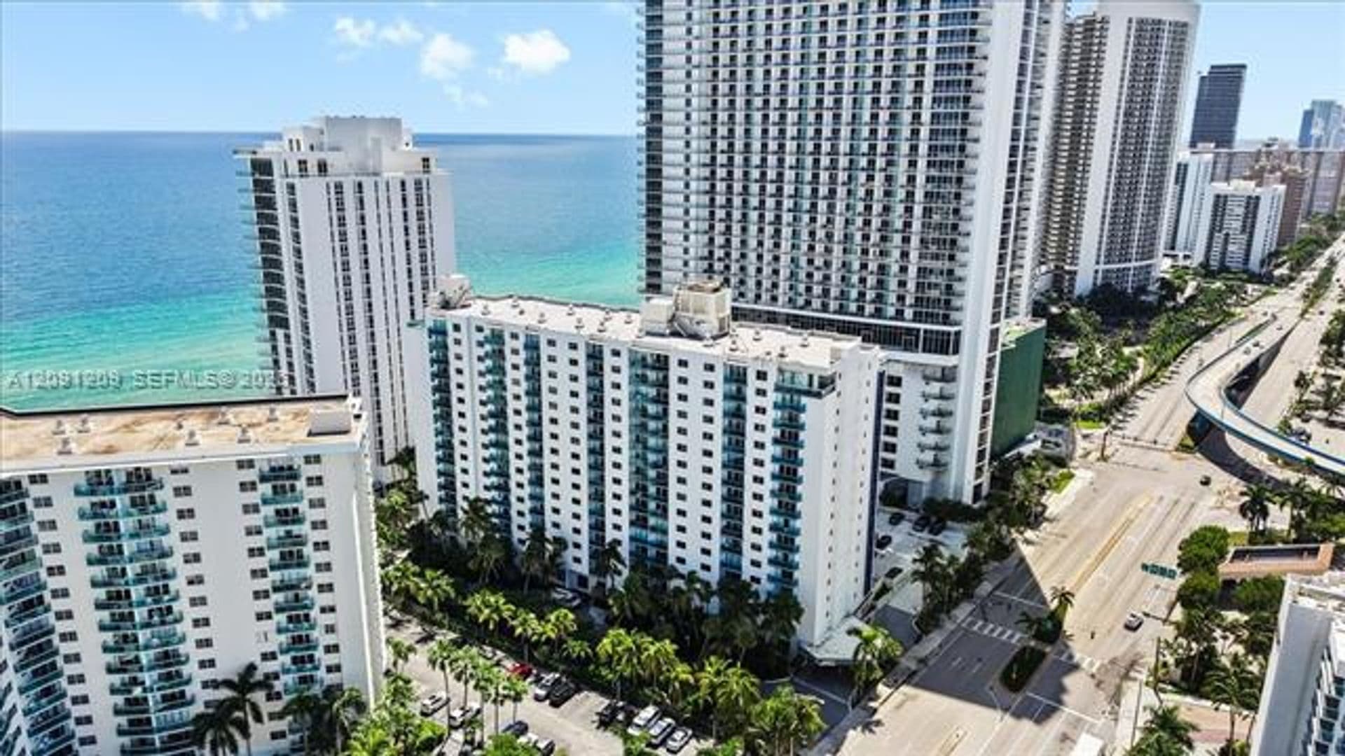 Hollywood Condo: 4001 S Ocean Dr cu-10R