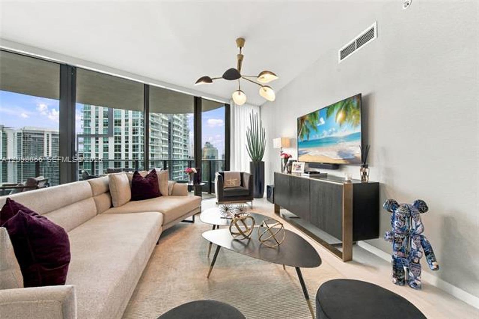 Miami Condo: 1000 Brickell Plz cu-3401