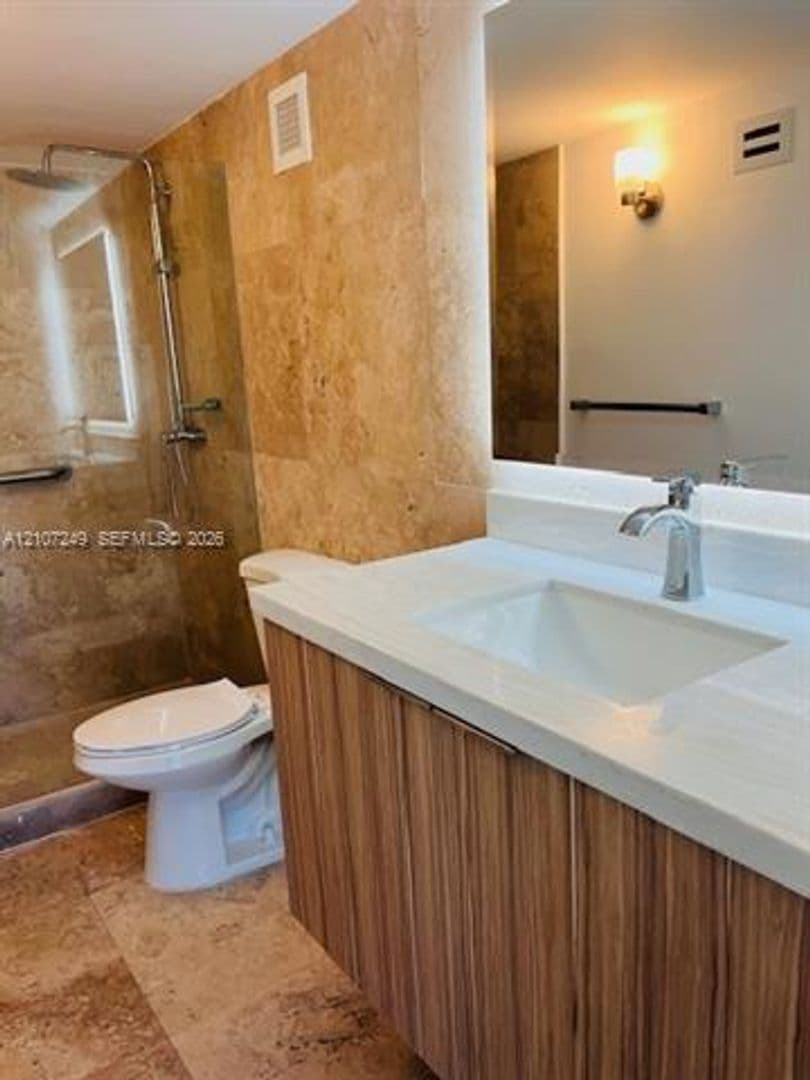 Key Biscayne House: 241 Harbor Dr # 241
