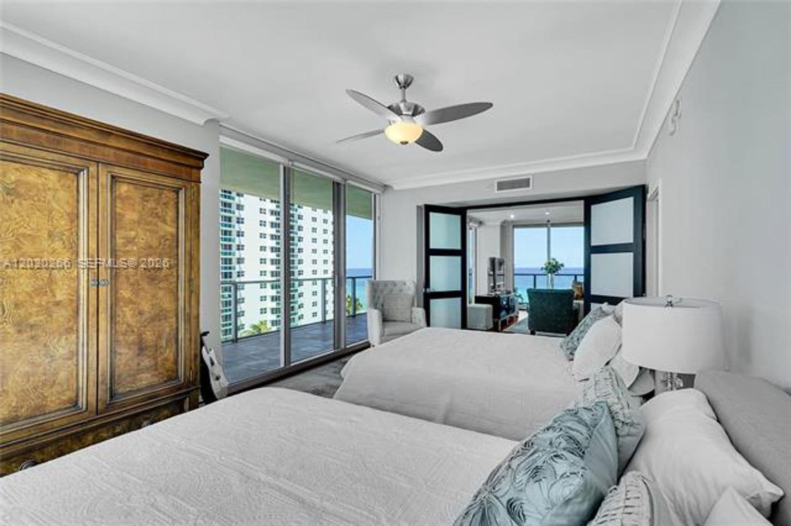 Hollywood Condo: 3101 S Ocean Dr cu-701