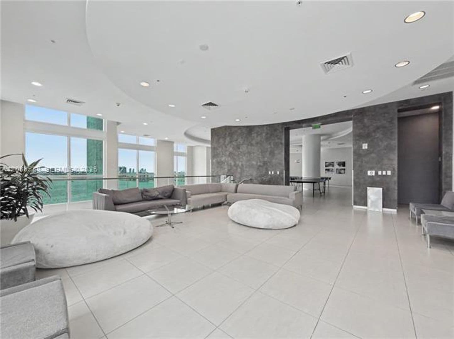 Miami Condo: 1900 N Bayshore Dr cu-3911