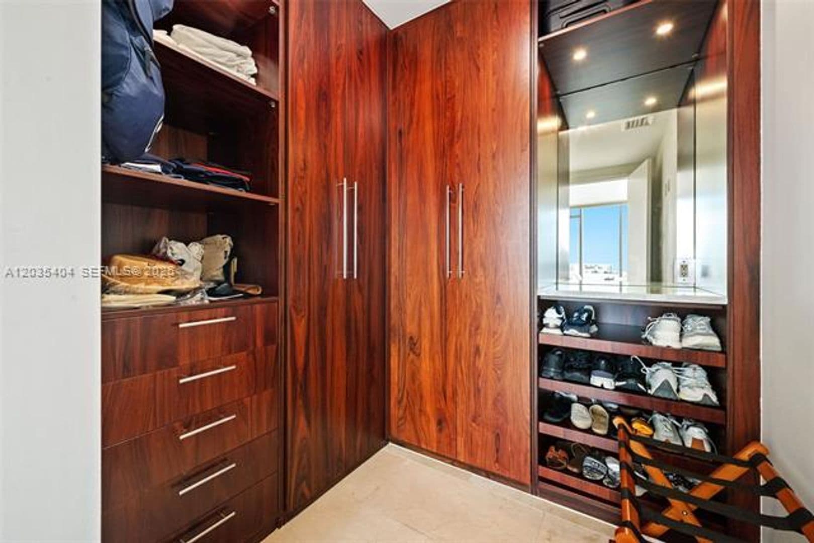 Bal Harbour Condo: 9705 Collins Ave cu-605N