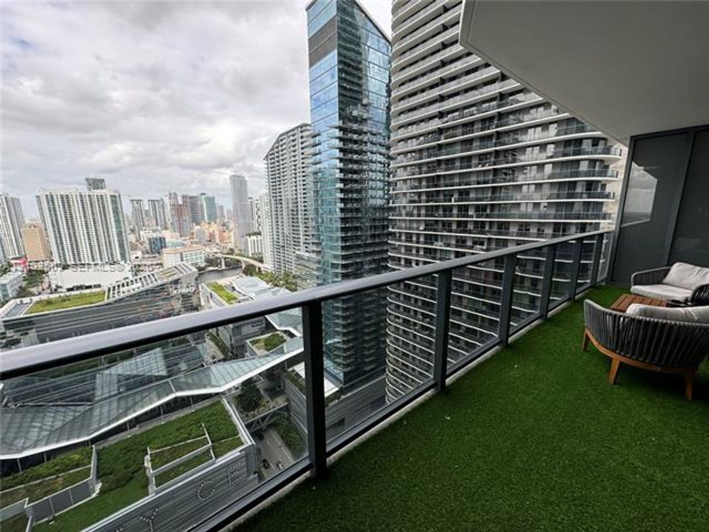 Miami Condo: 45 SW 9th St cu-3010