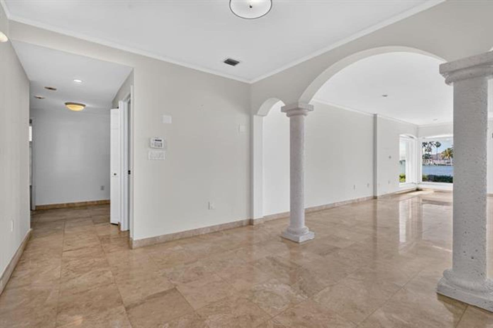 North Bay Village House: 7500 W Treasure Dr # 7500
