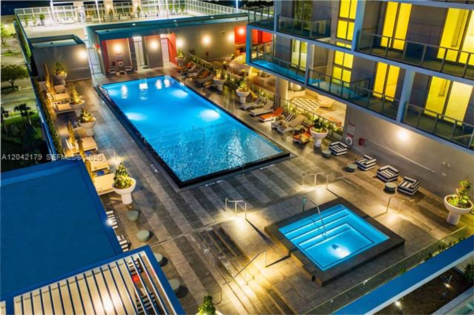 Sunrise Condo: 2000 Metropica Way cu-616