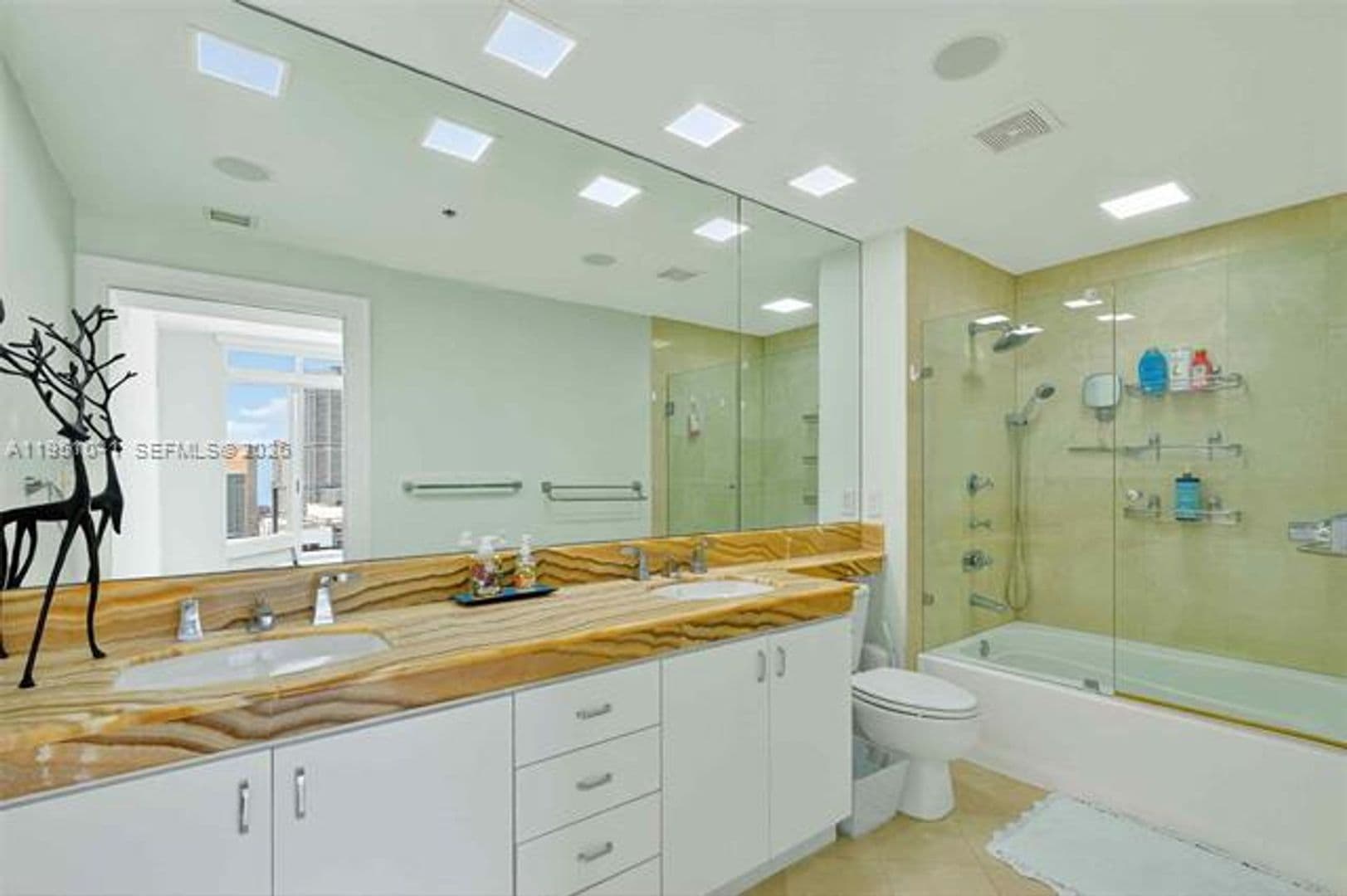 Miami Condo: 1155 Brickell Bay Dr cu-PH210