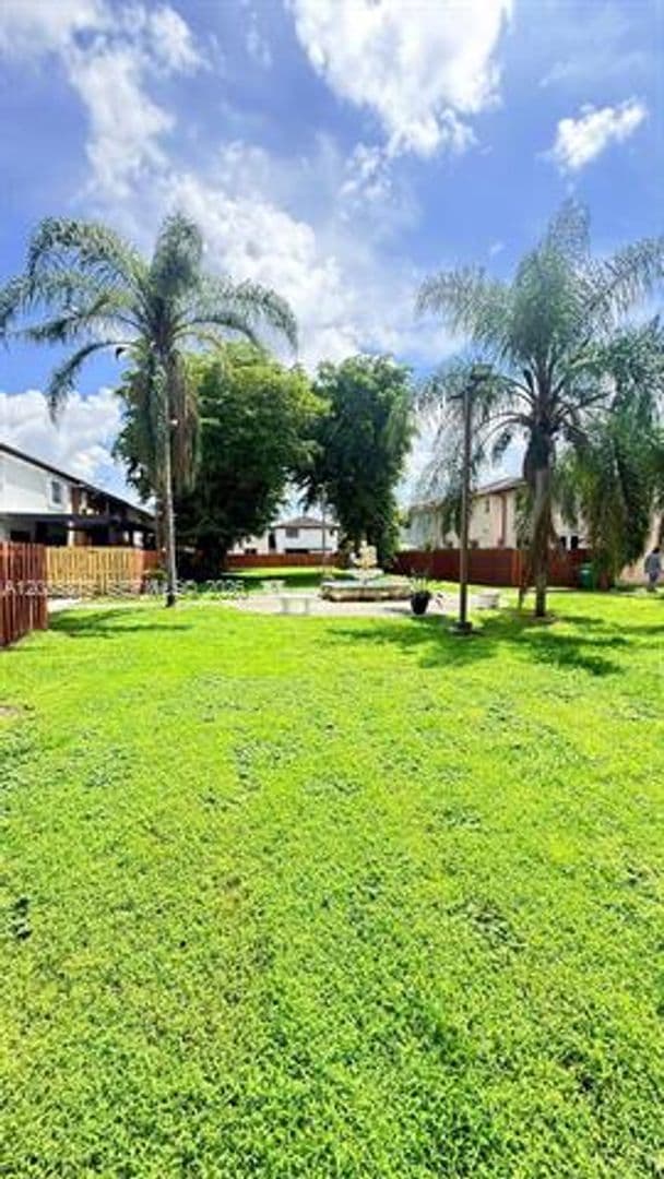Miami Townhome: 16042 SW 86th Ln th 16042