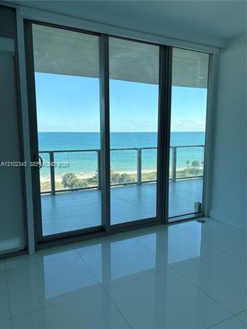 Key Biscayne Condo: 350 Ocean Dr cu-704N