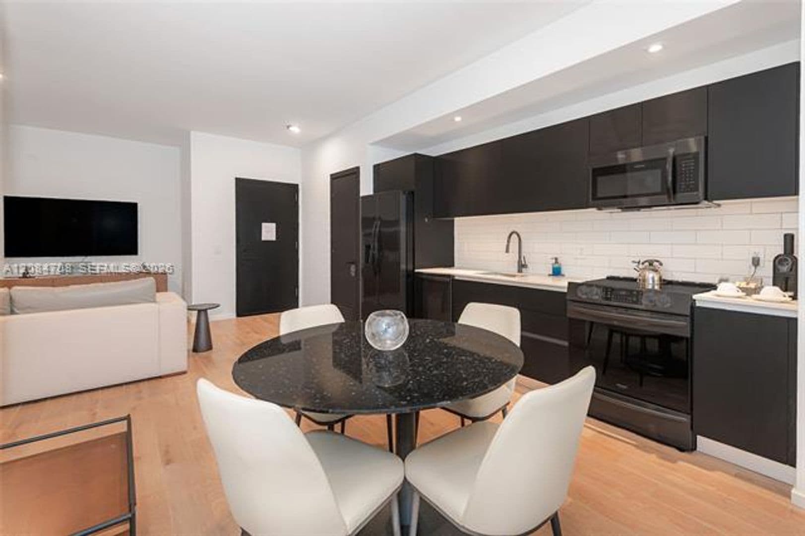 Miami Condo: 398 NE 5th St cu-3417