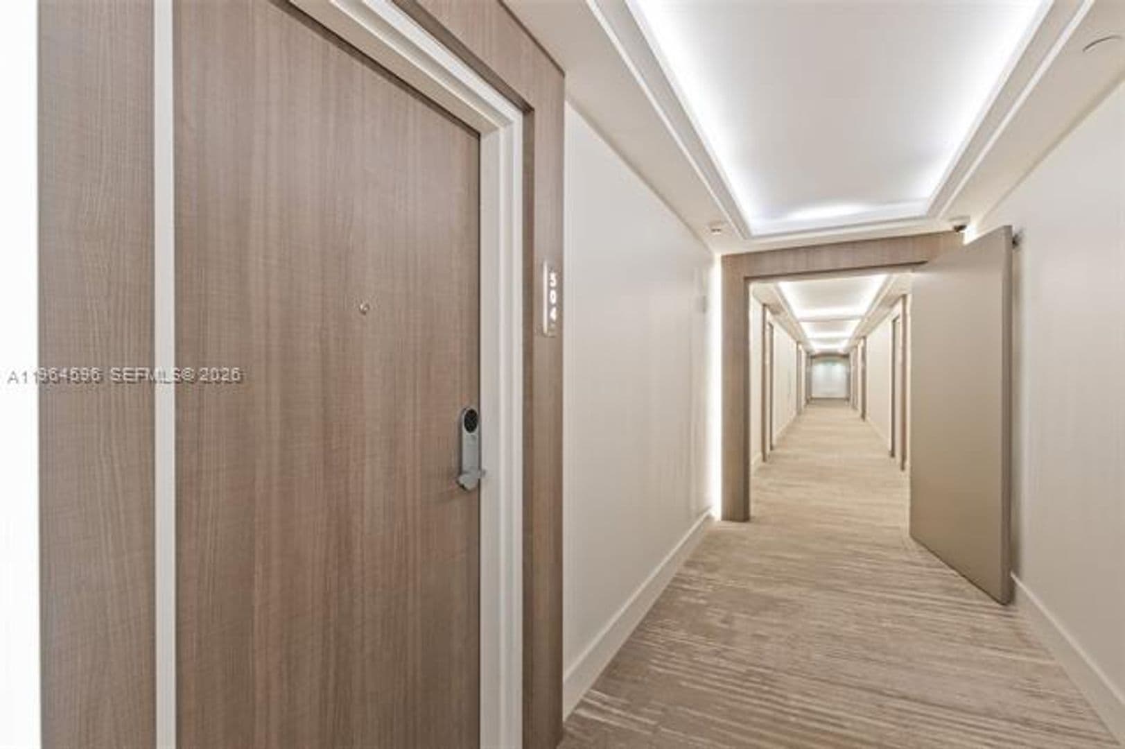 Miami Beach Condo: 2301 Collins Ave cu-504