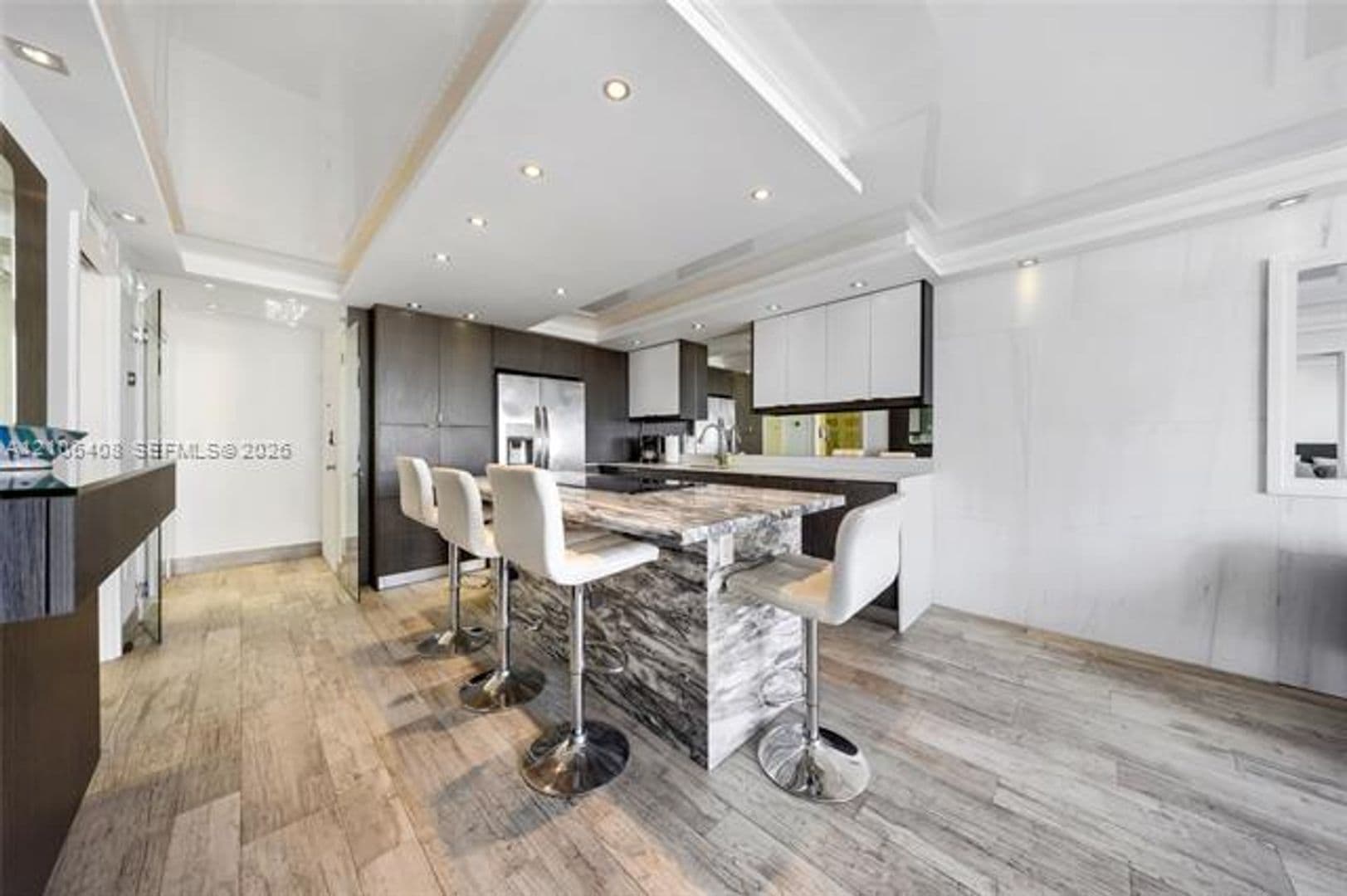 Miami Beach Condo: 401 Ocean Dr cu-801