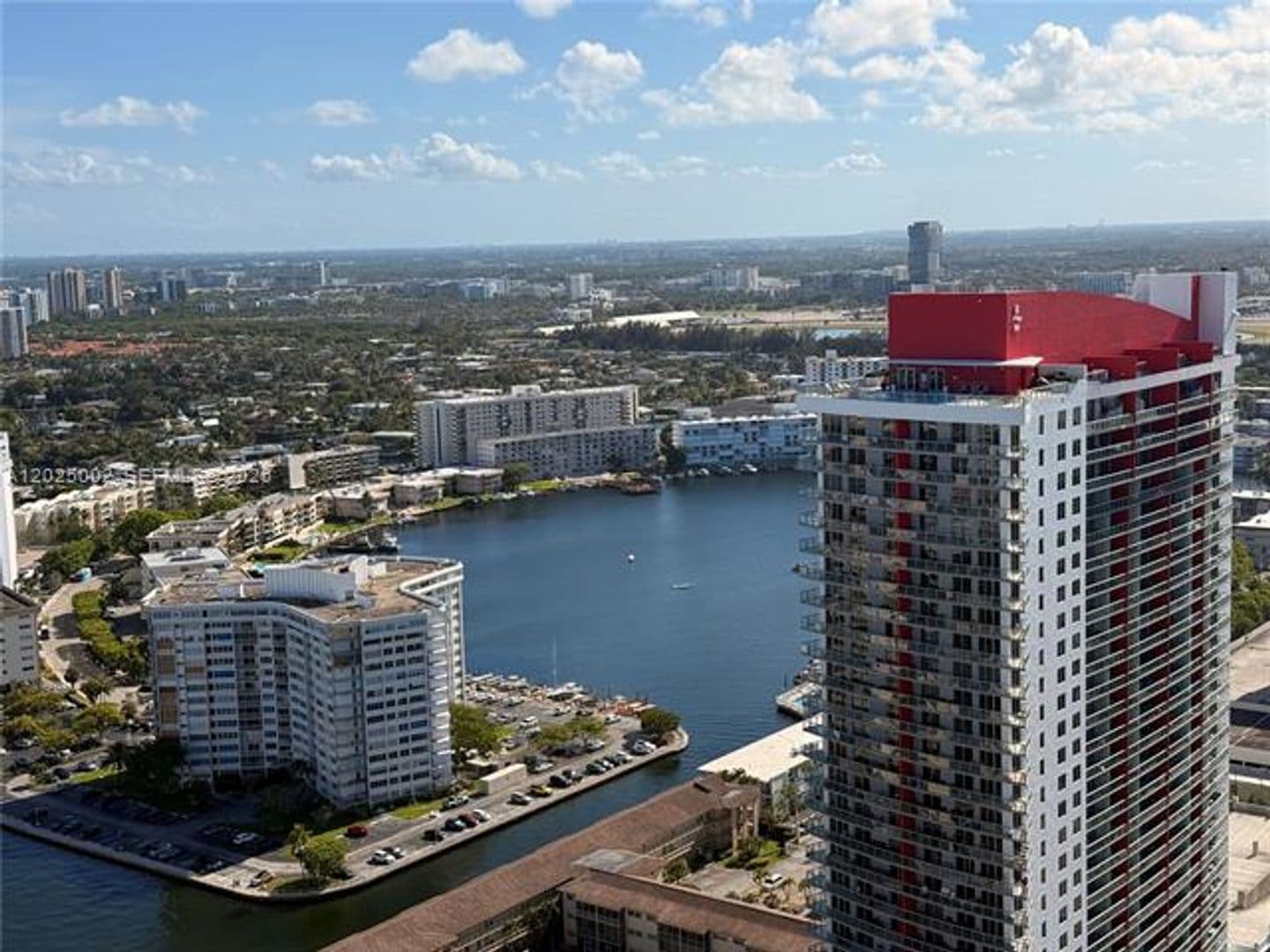 Hollywood Condo: 4010 S Ocean Dr cu-T3509