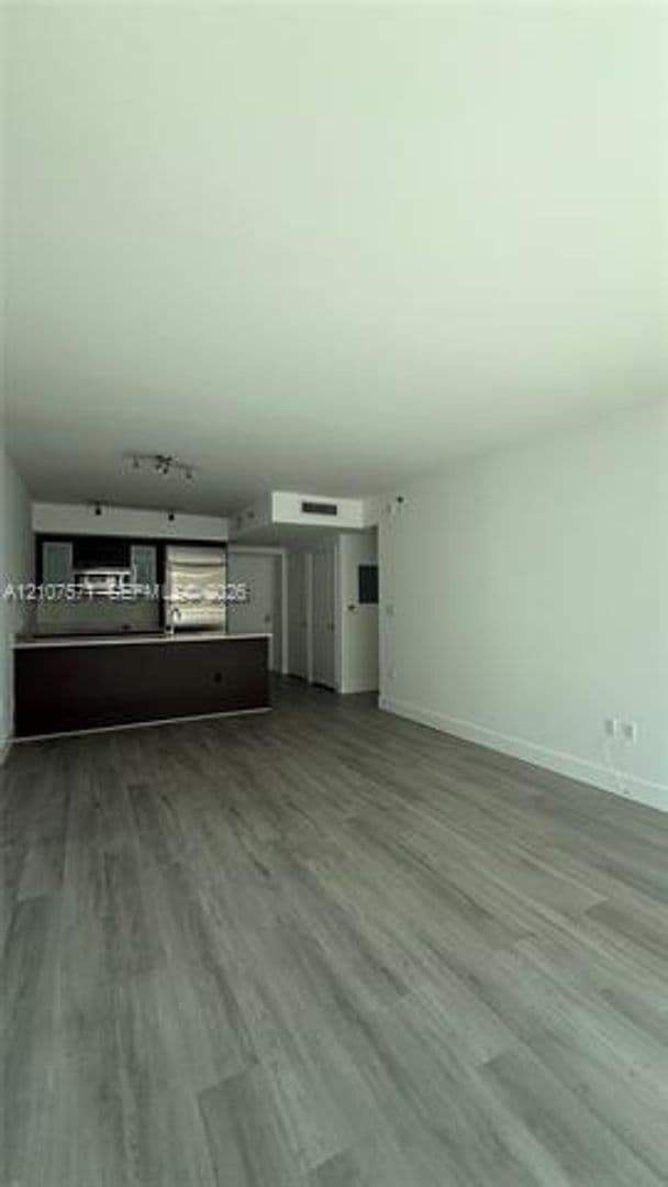 Miami Condo: 500 Brickell Ave cu-2808